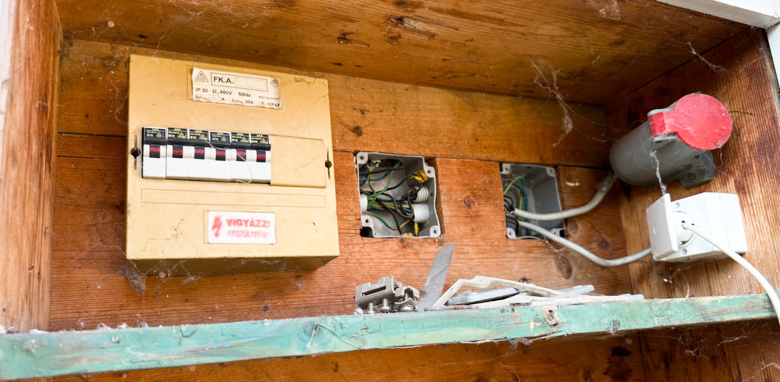 distribution-box-before